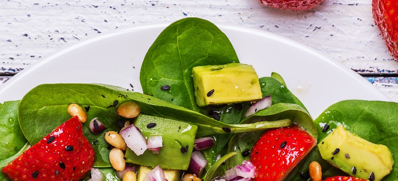 Strawberry spinach salad