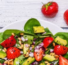 Strawberry spinach salad